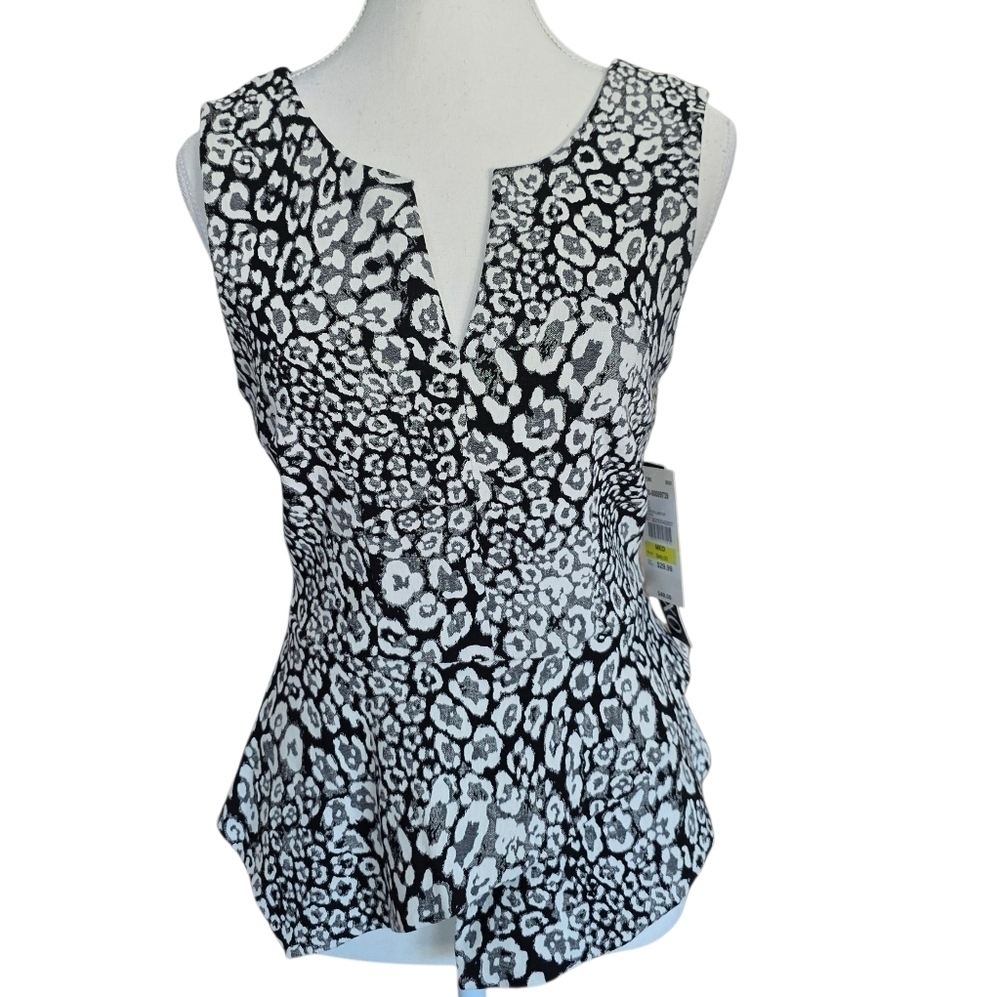 NWT XOXO Black and White Animal Print Peplum Sleeveless Blouse Size Medium